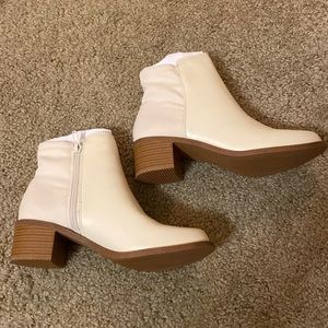 JustFab “Alexis” Ankle Booties Women Size 6